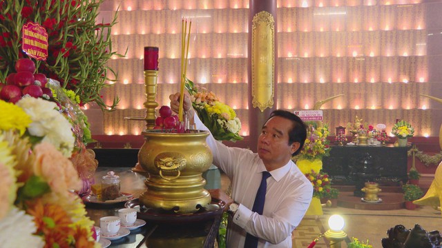 Lãnh đạo TP. Hồ Chí Minh viếng Đền tưởng niệm liệt sĩ Bến Dược và Nghĩa trang liệt sĩ xã An Nhơn Tây - Ảnh 6.