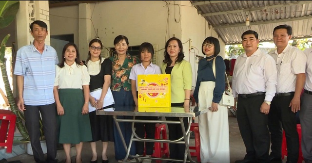 TP. Hồ Chí Minh chăm lo Tết cho người dân xã Dầu Tiếng - Ảnh 2.