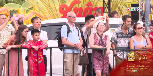 TP. Hồ Chí Minh: Đường sách Tết đậm bản sắc Việt sẵn sàng khai mạc- Ảnh 5. TP. Hồ Chí Minh: Đường sách Tết đậm bản sắc Việt sẵn sàng khai mạc- Ảnh 5.