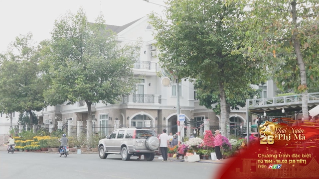 Rực rỡ chợ hoa Xuân Bính Ngọ tại Thủ Dầu Một - Ảnh 1.