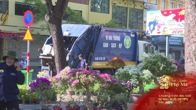 Thầm lặng giữ gìn sắc xuân xanh – sạch – đẹp tại Công viên 23/9 - Ảnh 4.