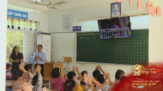 Tiếng trống trường rộn rã giữa nắng xuân sau bão lũ - Ảnh 6.