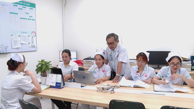 Áo blouse giữa mùa xuân - 260217161 - Ảnh 1.