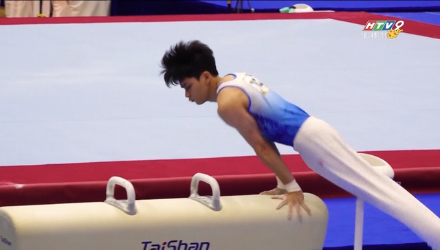 Du Xuân cùng hai “chàng ngựa chiến” tài năng của thể dục dụng cụ Việt Nam- Ảnh 2.