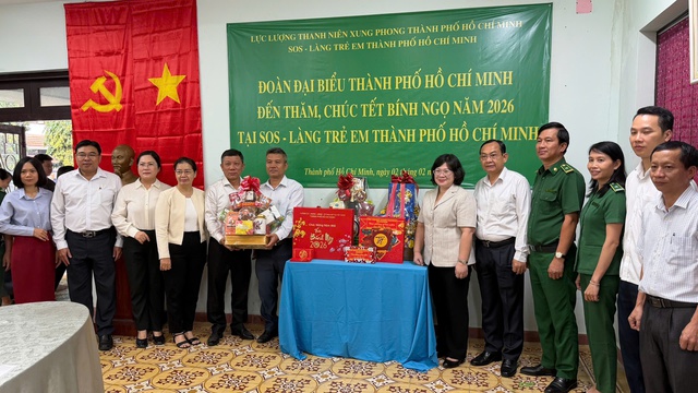 Lãnh đạo Thành phố Hồ Chí Minh đi thăm và chúc Tết các đơn vị và cá nhân thuộc diện chính sách - Ảnh 5.