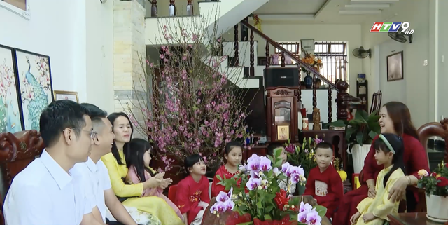 "Mùng ba Tết thầy": Nét đẹp khai tâm giữa nhịp sống hiện đại - Ảnh 1.