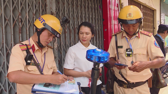 Nỗ lực giữ vững an ninh trật tự tại các điểm lễ hội và cửa ngõ TP. Hồ Chí Minh- Ảnh 1.