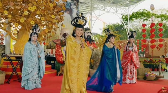 Sức hút từ các điểm du xuân giữa lòng thành phố- Ảnh 4.