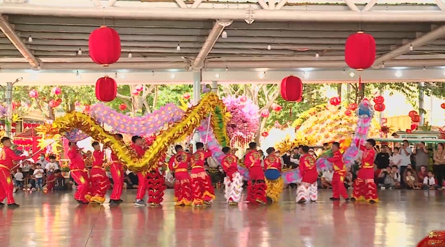 Sức hút từ các điểm du xuân giữa lòng thành phố- Ảnh 6.