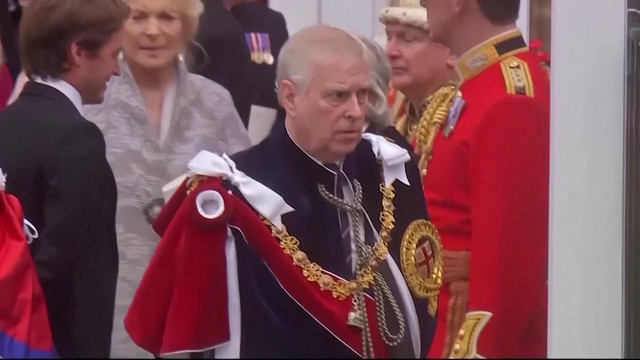 Vua Charles III tuyên bố cứng rắn sau khi em trai bị bắt - Ảnh 4.