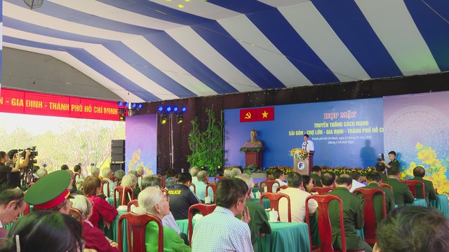 Dâng hương tri ân tại Khu truyền thống cách mạng Sài Gòn - Chợ Lớn - Gia Định- Ảnh 1.