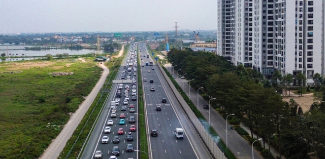 Dự kiến đóng cao tốc hướng ra khỏi Hà Nội và TP. Hồ Chí Minh, dành đường cho dòng xe trở lại thành phố - Ảnh 1.