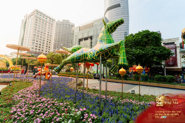 Bế mạc Đường hoa Nguyễn Huệ Tết Bính Ngọ 2026: Hơn 1,8 triệu lượt khách check-in đường hoa hai phiên bản- Ảnh 3.