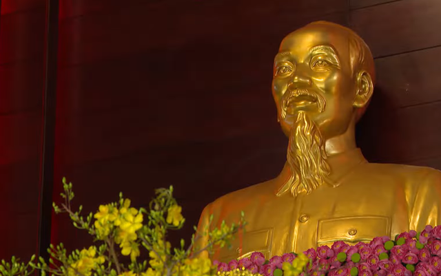 Dâng hương tri ân tại Khu truyền thống cách mạng Sài Gòn - Chợ Lớn - Gia Định- Ảnh 5.