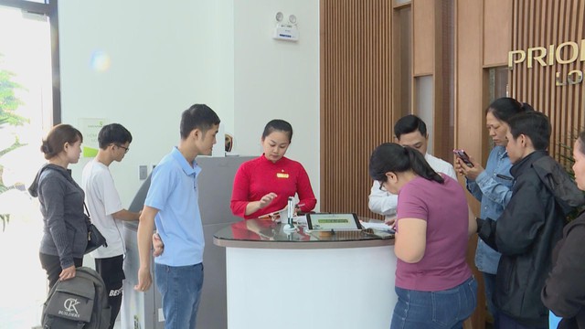 Phường Bình Dương sôi động trở lại sau Tết: Doanh nghiệp, ngân hàng đồng loạt vào việc - Ảnh 4.