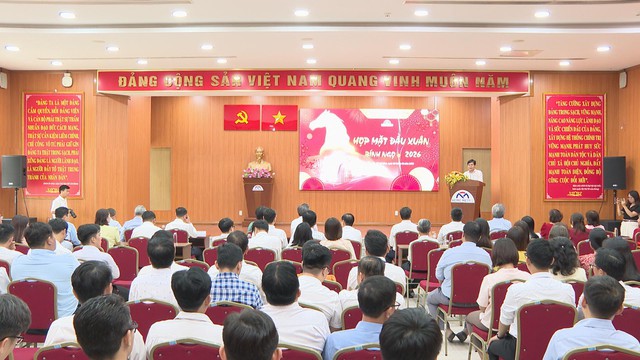 Phó Bí thư Thành ủy Nguyễn Phước Lộc thăm, chúc Tết Ban Quản lý Đường sắt đô thị TP.HCM - Ảnh 1.