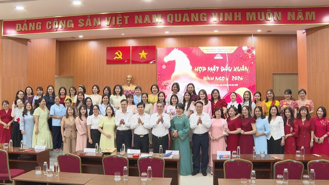 Phó Bí thư Thành ủy Nguyễn Phước Lộc thăm, chúc Tết Ban Quản lý Đường sắt đô thị TP.HCM - Ảnh 4.