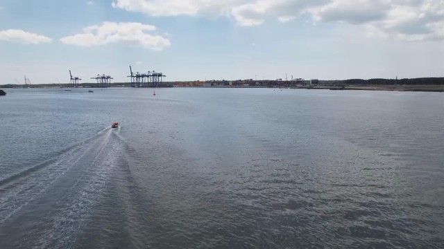 Đón Tết trên sông Thị Vải: Những người giữ nhịp an toàn tại khu vực thi công cầu Phước An - Ảnh 1.