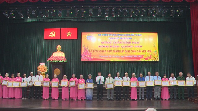 Thời sự HTV ngày 24/2/2026 | Lãnh đạo TP. Hồ Chí Minh thăm, chúc Tết và động viên doanh nghiệp đầu xuân - Ảnh 2.