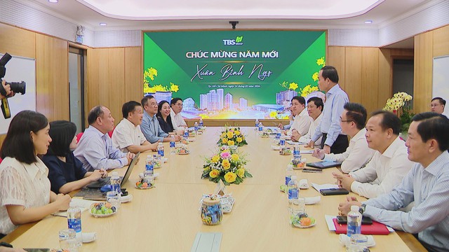 Thời sự HTV ngày 24/2/2026 | Lãnh đạo TP. Hồ Chí Minh thăm, chúc Tết và động viên doanh nghiệp đầu xuân - Ảnh 1.