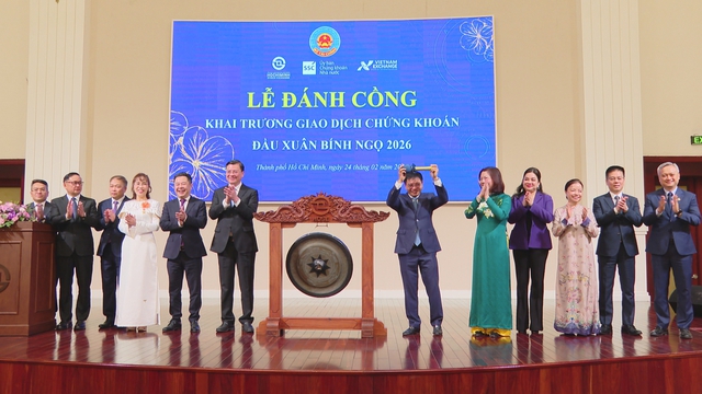 Đánh cồng khai trương giao dịch chứng khoán đầu xuân Bính Ngọ 2026 - Ảnh 1.