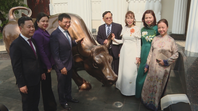 Đánh cồng khai trương giao dịch chứng khoán đầu xuân Bính Ngọ 2026 - Ảnh 2.