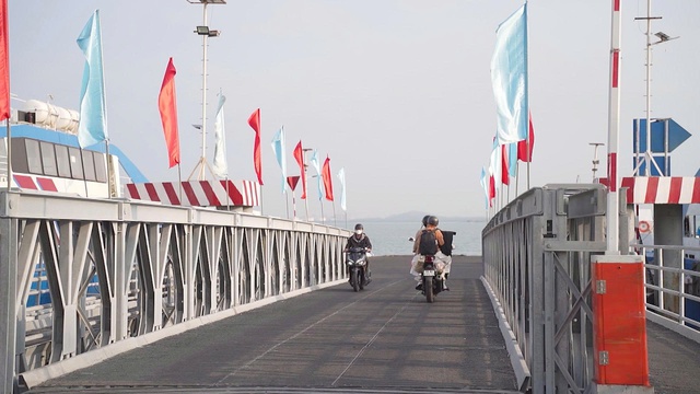 Giao thông cửa ngõ phía Đông TP.HCM thông thoáng trong ngày đầu làm việc sau Tết - Ảnh 3.