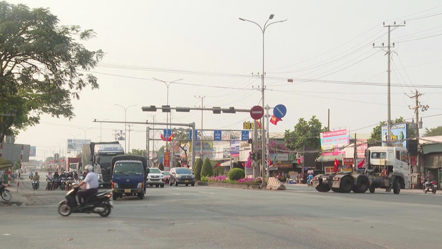 Giao thông cửa ngõ phía Đông TP.HCM thông thoáng trong ngày đầu làm việc sau Tết - Ảnh 4.