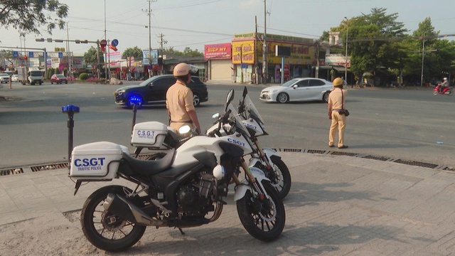 Giao thông cửa ngõ phía Đông TP.HCM thông thoáng trong ngày đầu làm việc sau Tết - Ảnh 5.