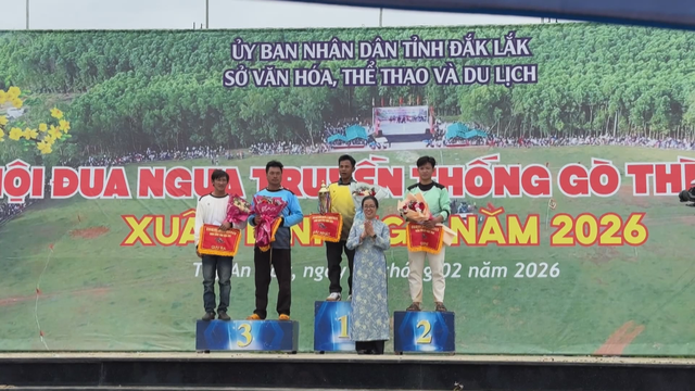 60 Giây ngày 25/2/2026 | TP. Hồ Chí Minh: Nhộn nhịp xếp hàng mua vàng trước ngày vía Thần Tài- Ảnh 4.