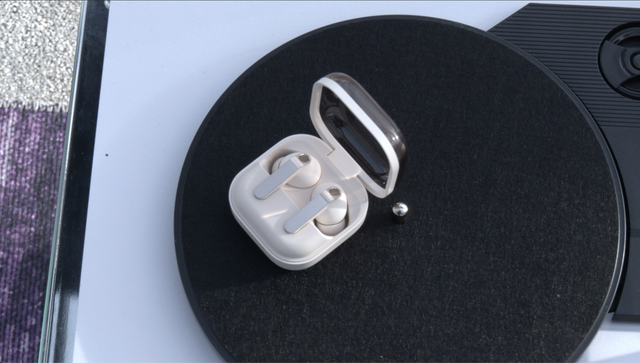 Galaxy Buds4 Series ra mắt, định chuẩn trải nghiệm chất âm Hi-Fi đa tầng - Ảnh 1.