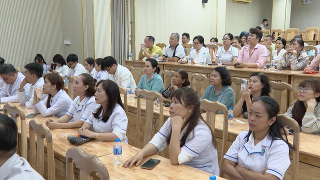 Phường Bình Phú họp mặt kỷ niệm 71 năm Ngày Thầy thuốc Việt Nam - Ảnh 2.