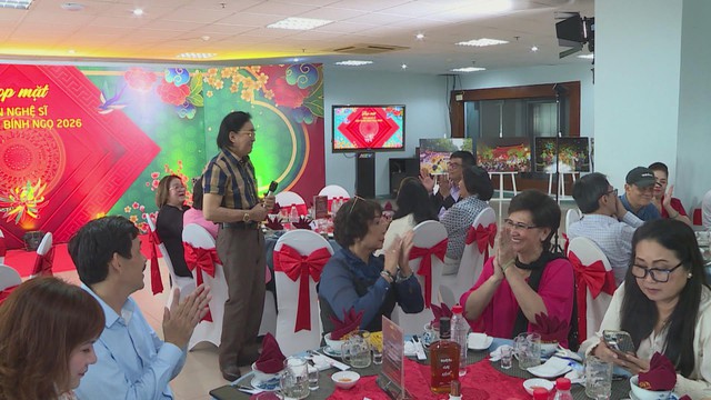 HTV họp mặt văn nghệ sĩ đầu xuân Bính Ngọ 2026, tri ân và vinh danh nhiều gương mặt tiêu biểu - Ảnh 8.