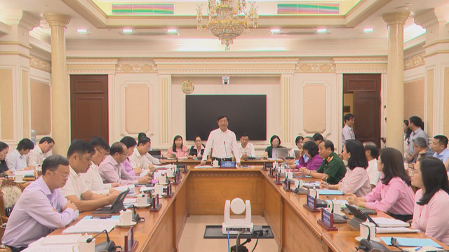 TP. Hồ Chí Minh: Bước vào cao điểm chuẩn bị, rốt ráo tập huấn và tuyên truyền bầu cử - Ảnh 1.