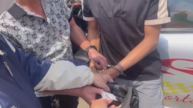 60 Giây ngày 3/2/2026 | Đồng Nai: Bắt 2 đối tượng tàng trữ, mua bán ma túy - Ảnh 4.