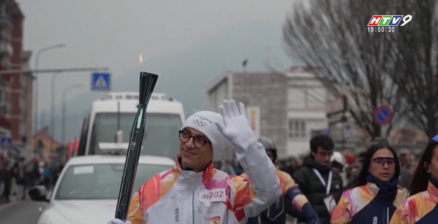 Đuốc Olympic mùa đông đi qua vùng Lombardy - Ảnh 3.
