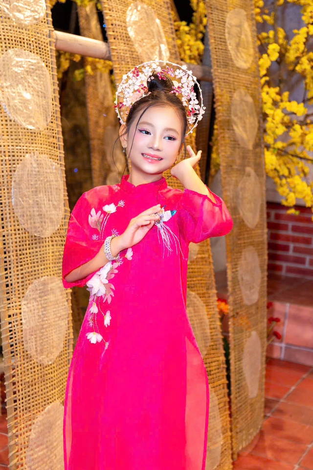 Ca sĩ nhí Trang Nhung - Tiếng hát trong veo gieo mùa xuân vào lòng người - Ảnh 3.