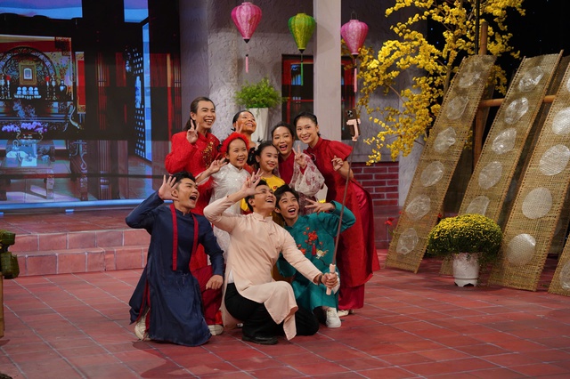 Helen Vũ: "Điểm sáng" duyên dáng trong chương trình đặc biệt “Mẻ bánh mùa Xuân” của HTV - Ảnh 4.