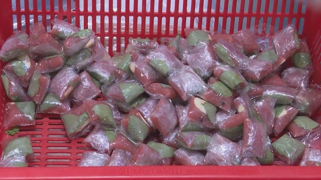 60 Giây ngày 5/2/2026 | TP. Hồ Chí Minh: Hàng Việt chiếm lĩnh thị trường hàng Tết- Ảnh 3.