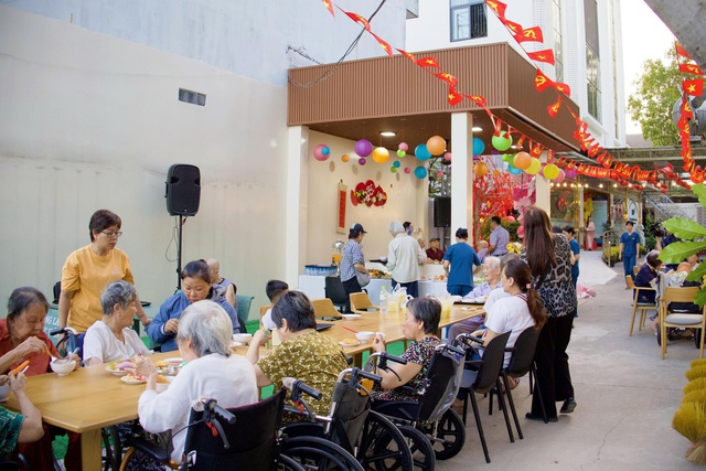 Tết là nhà với người cao tuổi- Ảnh 2.