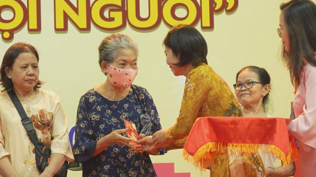 Phường Cầu Kiệu tổ chức Đêm hội “Mừng Đảng – Mừng Xuân” chăm lo Tết Bính Ngọ 2026 - Ảnh 4.