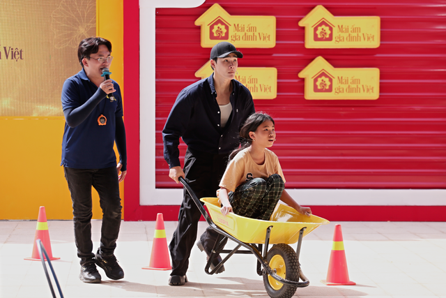 "Mái ấm gia đình Việt" tập 57: Hơn 300 triệu đồng trao cho các em nhỏ khó khăn - Ảnh 5.