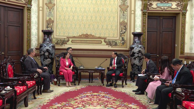 Lãnh đạo HĐND TP. Hồ Chí Minh tiếp Tổng Lãnh sự Cuba chào từ biệt nhiệm kỳ - Ảnh 1.