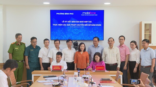 Phường Bình Phú ký kết hợp tác với MobiFone TP.HCM về chuyển đổi số năm 2026 - Ảnh 1.