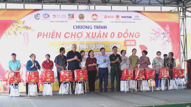 “Phiên chợ xuân 0 đồng – Gắn kết tình quân dân” lan tỏa nghĩa tình tại Hóc Môn và Tân Thới Hiệp - Ảnh 2.
