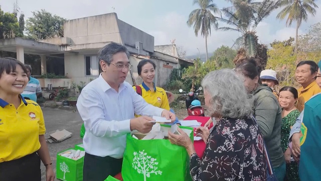 Ngày hội "Xuân đoàn kết - Tết nghĩa tình" tại Côn Đảo- Ảnh 3.