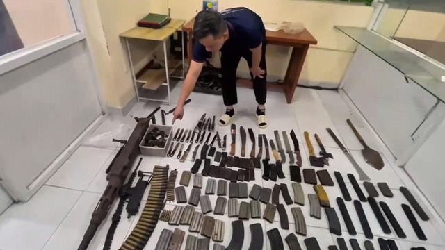 Khởi tố đối tượng tàng trữ, mua bán trái phép vũ khí quân dụng tại TP. Hồ Chí Minh - Ảnh 4.