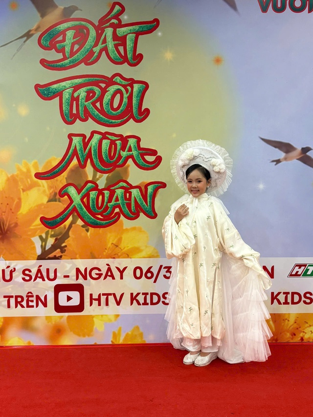 Helen Vũ hoá thân thành "Mây Trắng" trong Vườn Âm Nhạc “Đất trời mùa Xuân” - Ảnh 3.