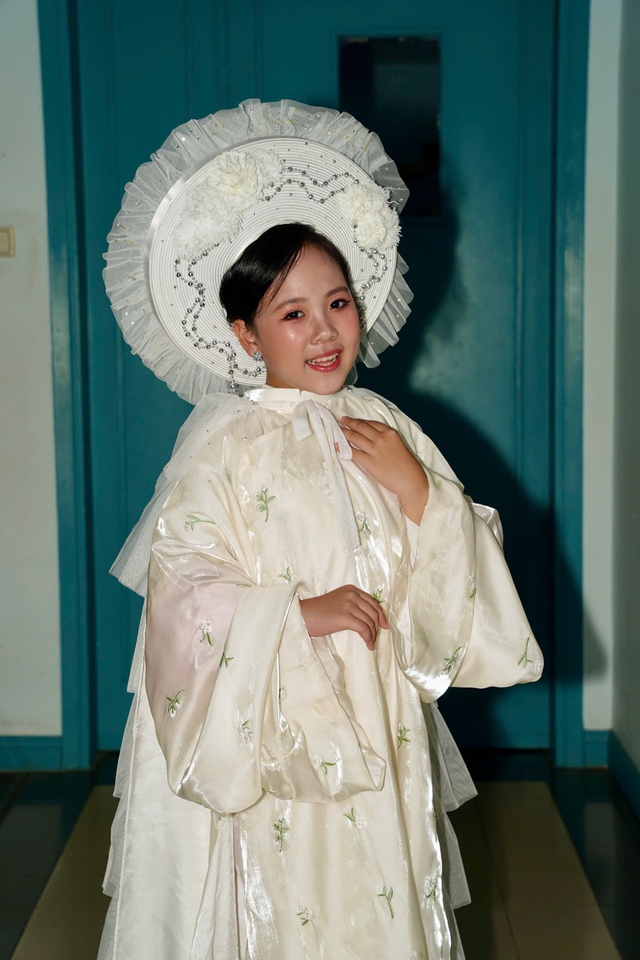 Helen Vũ hoá thân thành "Mây Trắng" trong Vườn Âm Nhạc “Đất trời mùa Xuân” - Ảnh 1.