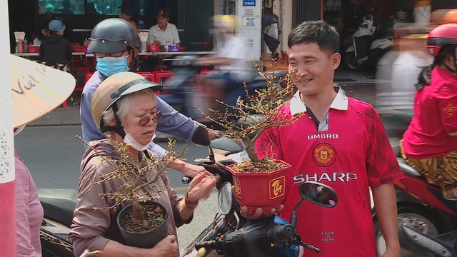 Thời sự HTV ngày 8/2/2026 | Mùa xuân ấm áp đến từ những vòng tay sẻ chia- Ảnh 5.